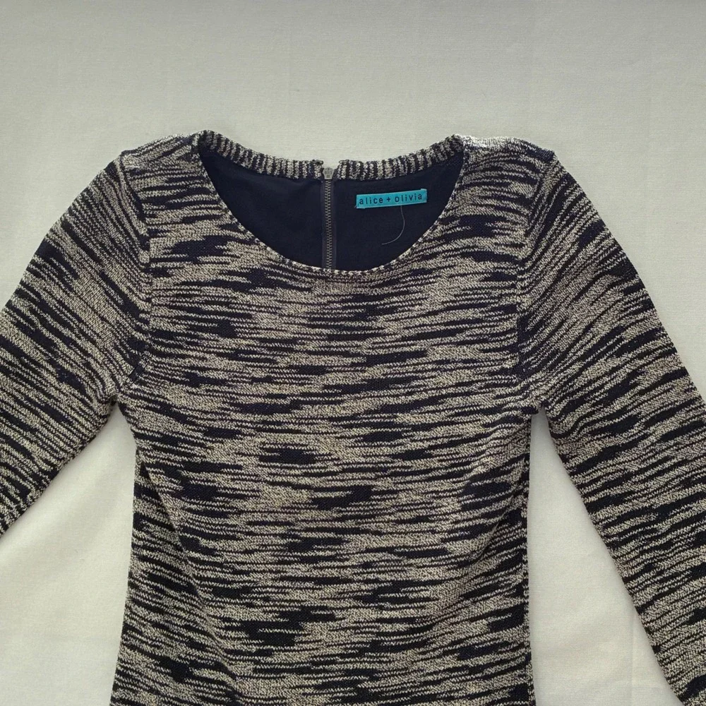 Alice + Olivia‎ Knit Sweater Dress Women XS Navy White Bodycon Quiet Luxury